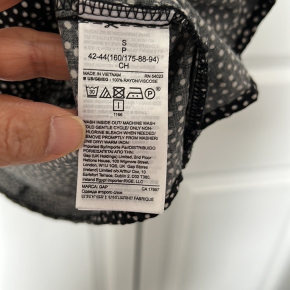 GAP Black Dress with small polka dot Rayon V-neck with Pockets Size Small - Picture 4 of 5